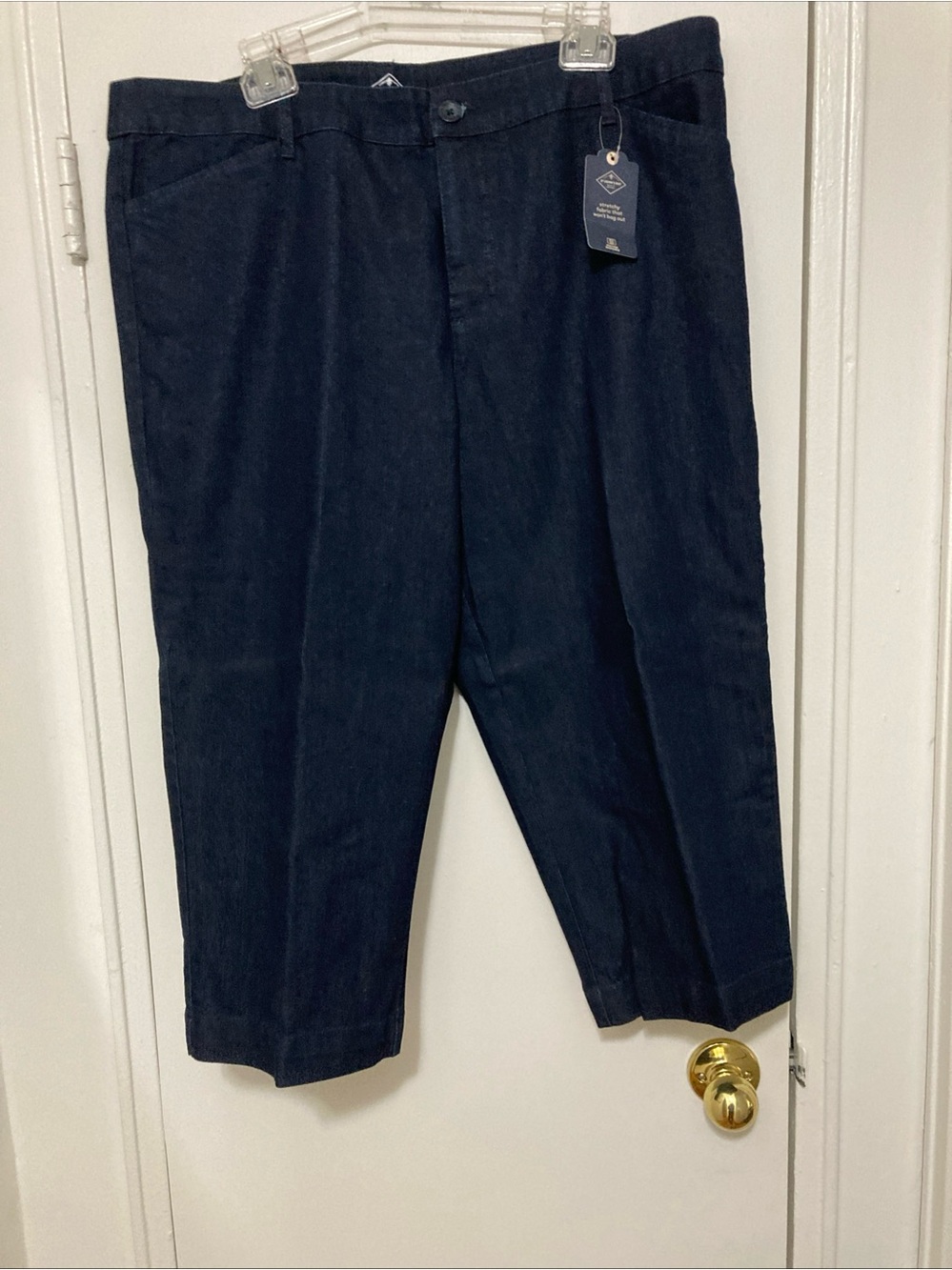 NEW St John's Bay Women's Denim Capri Pants/Size 18T/Flat Front/Button/Zipper
